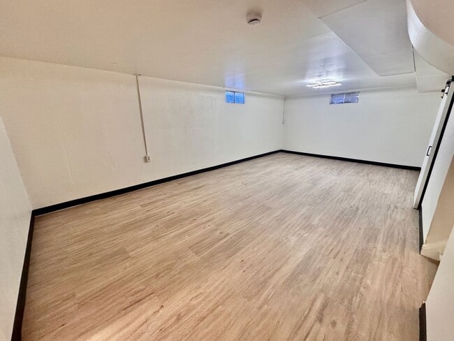 Building Photo - 417 S Owens St