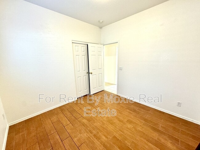 Building Photo - 44038 Granite Dr