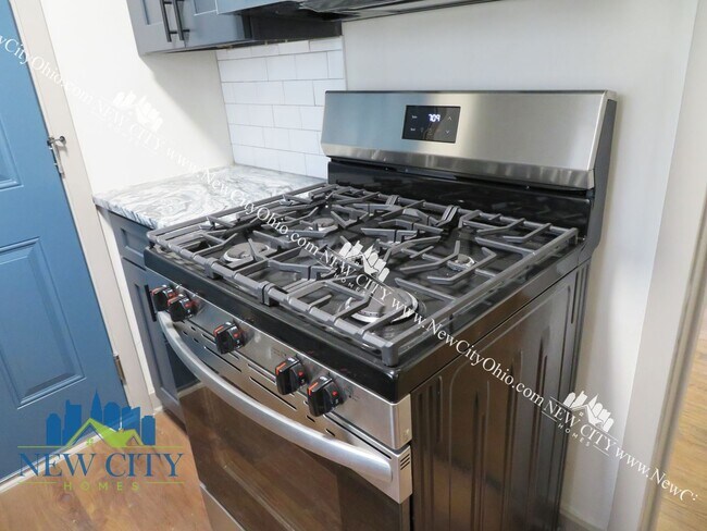 Building Photo - Newly Renovated Apartment Building