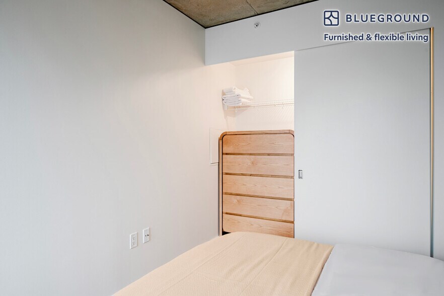 Building Photo - 225 Cedar St