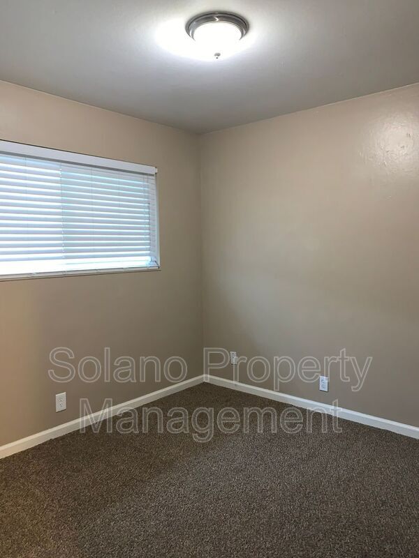 Building Photo - 1992 Oxford Dr