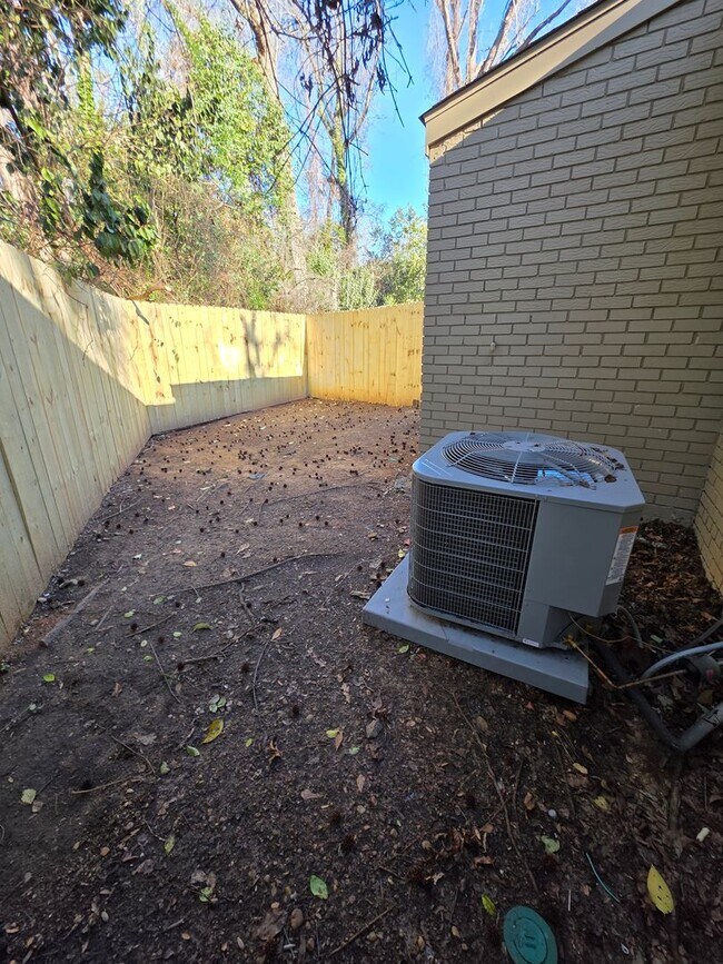 Building Photo - 822 Ragland Ct