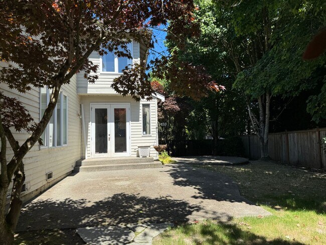 Building Photo - 27171 SE 25th Pl
