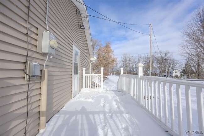 Building Photo - 3582 Upper Mountain Rd