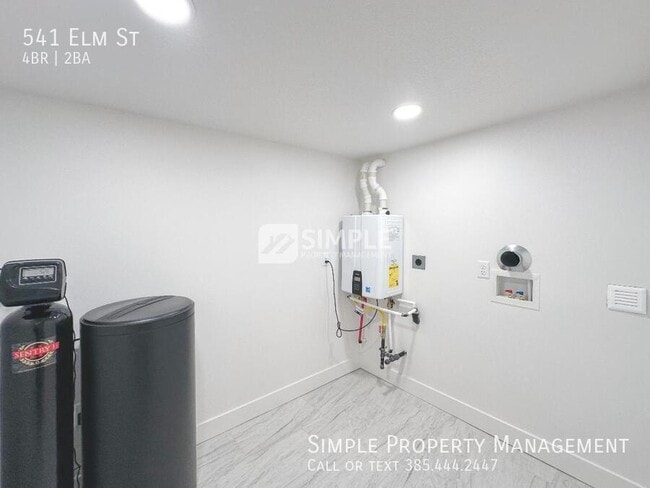Building Photo - 541 E Elm St
