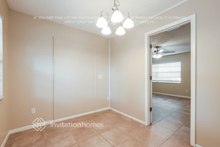 Building Photo - 712 Vassar Rd