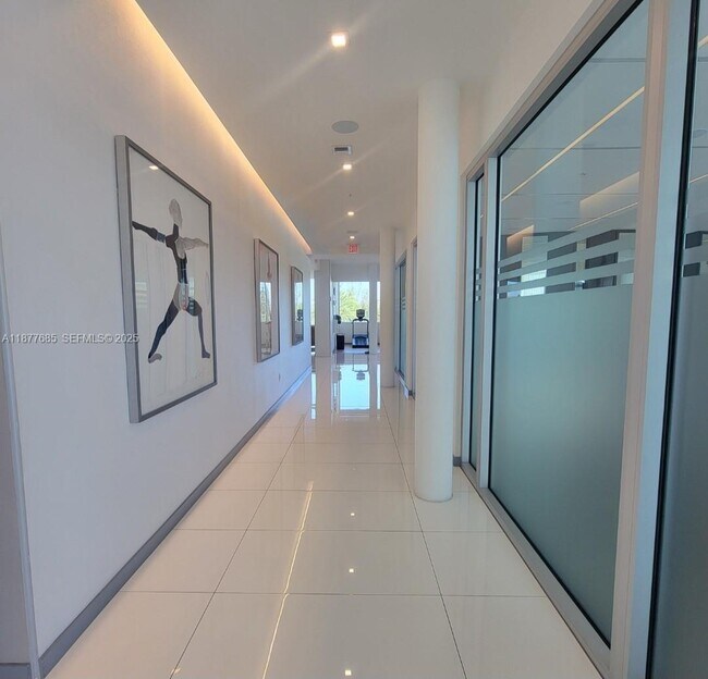 Building Photo - 10440 NW 67th St