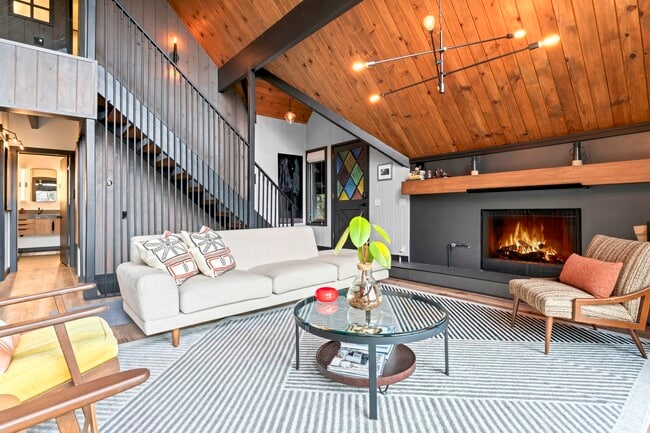 Building Photo - 1106 CA-173