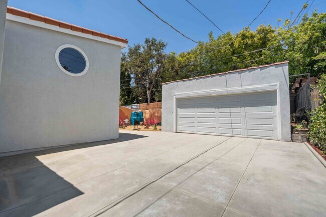 Building Photo - Timeless 1922 Spanish Charm meets Modern Luxury