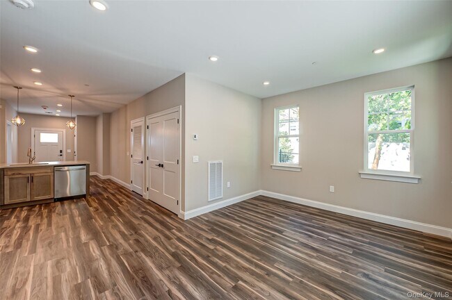 Building Photo - 1 Conklin St