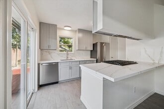 Building Photo - 9327 Crescent Moon Dr