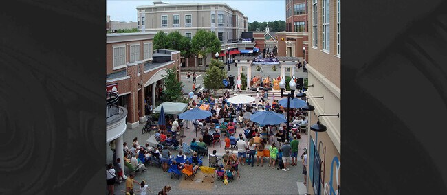 Blue Back Square 2 blocks - 893 Farmington Ave