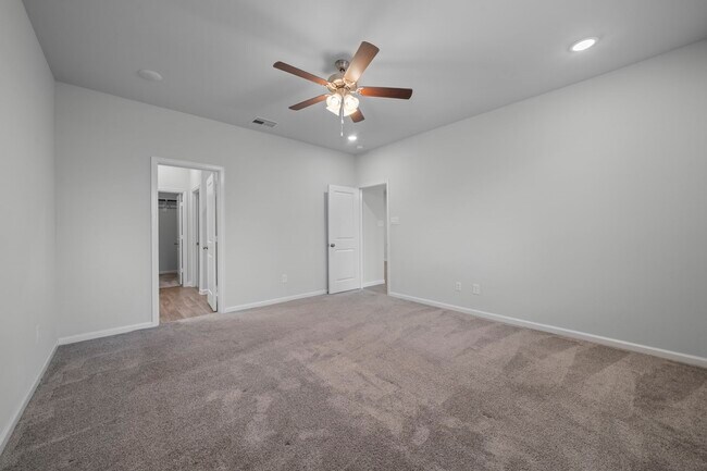 Building Photo - 12927 California Palm Ct