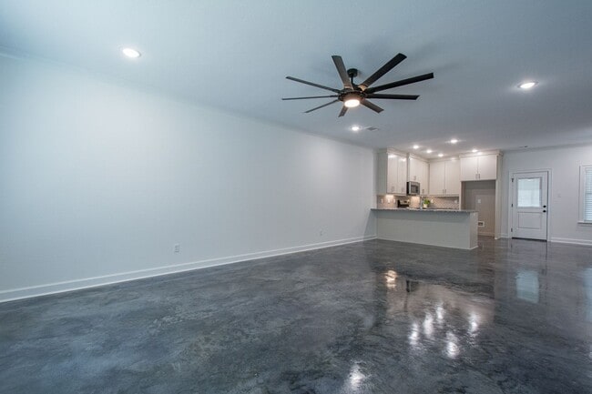 Building Photo - Available January