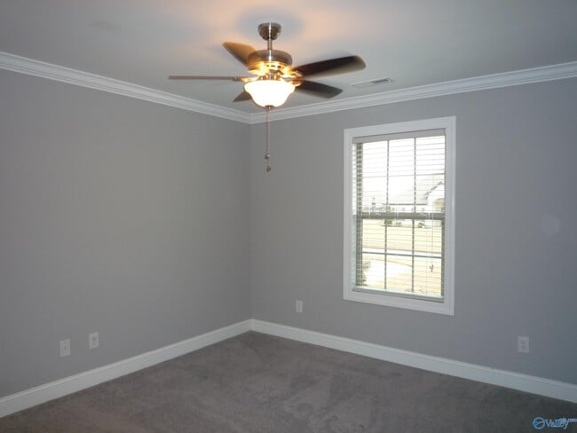 Building Photo - 13205 Hill Crest Dr