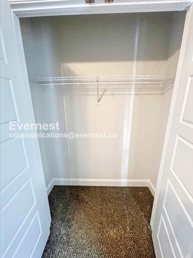 Building Photo - 637 Battery Ct