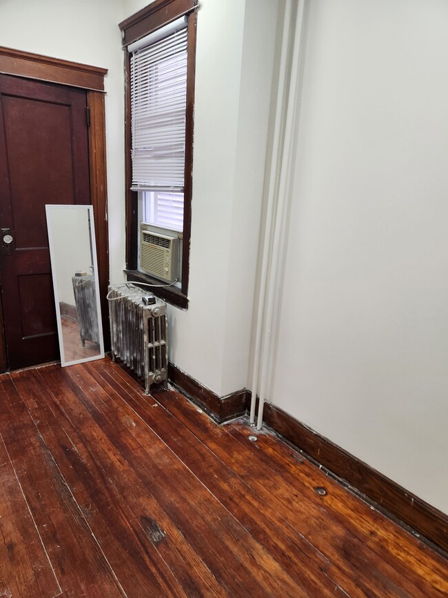 Building Photo - 656 Palisade Ave