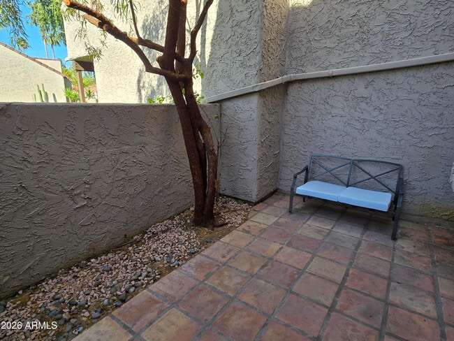 Building Photo - 7417 N Vía Camello Del Norte