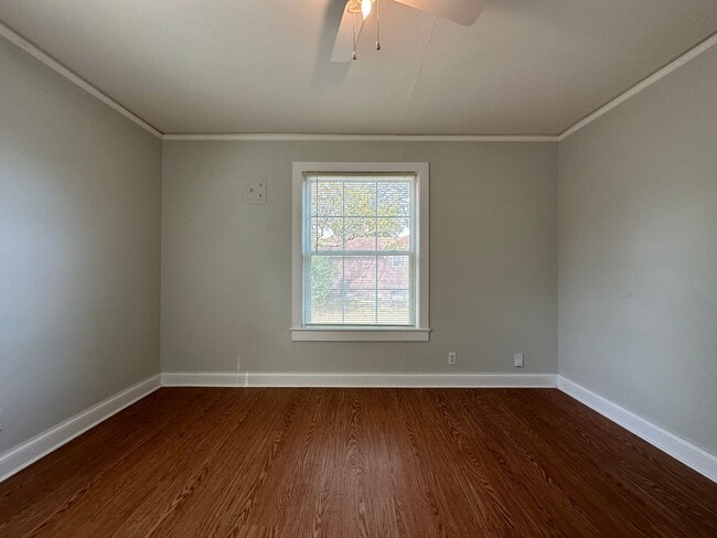 Building Photo - 4024 MacArthur Dr