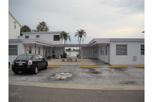Building Photo - Bay Haven Apartments