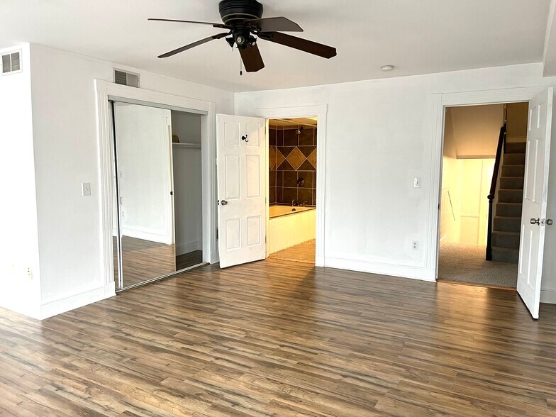 Building Photo - 448 N Queen St