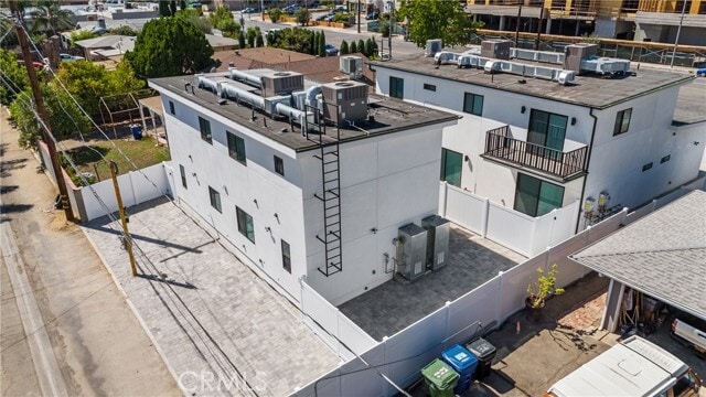 Building Photo - 11142 Woodley Ave