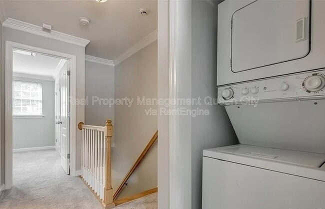 Building Photo - 1224 Green Oaks Ln