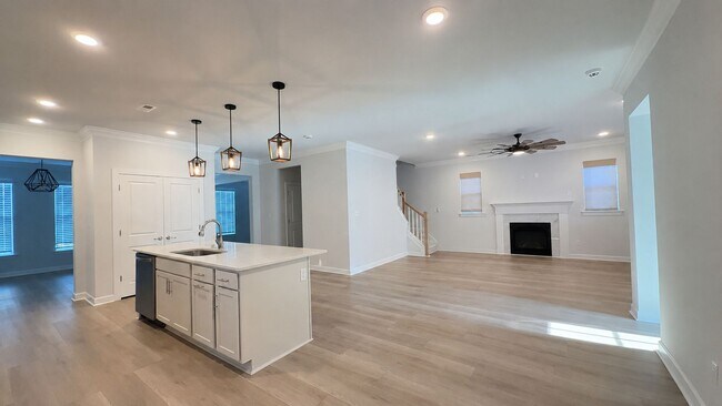 Building Photo - 2218 Sanibel Ln