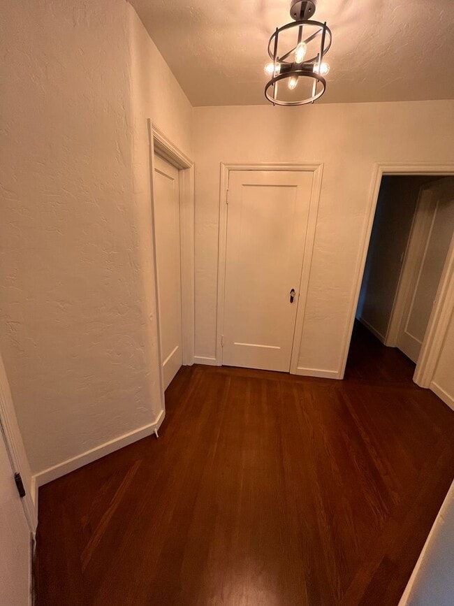 Building Photo - Charming 3 Bedroom 1.5 Bath Rural Tudor Revival Home