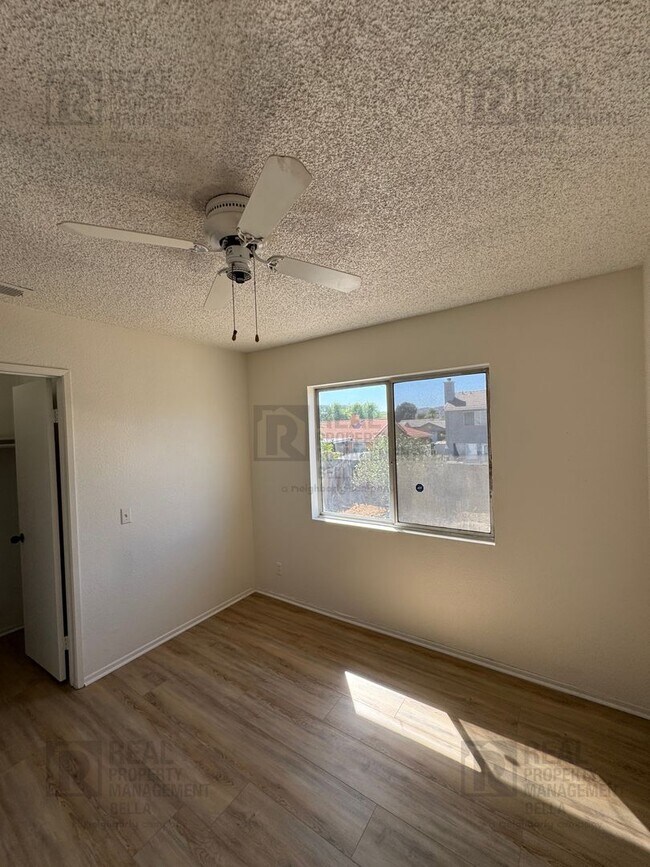 Building Photo - 1330 Wrigley Ln