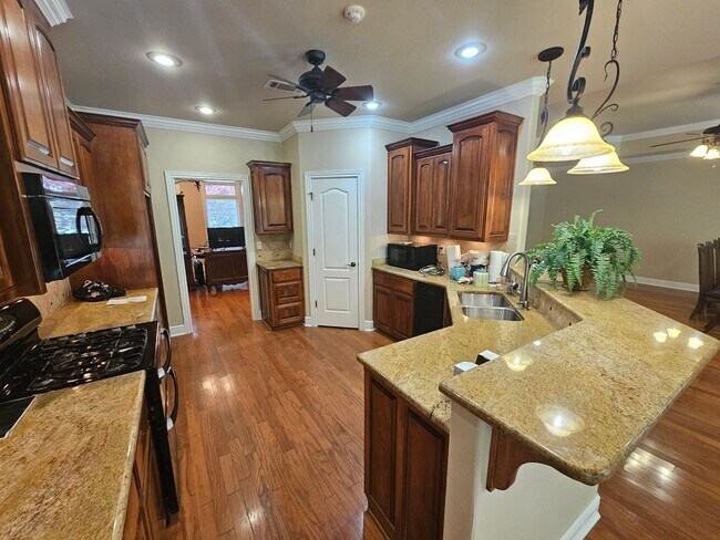 Building Photo - 4890 Trout Farm Rd