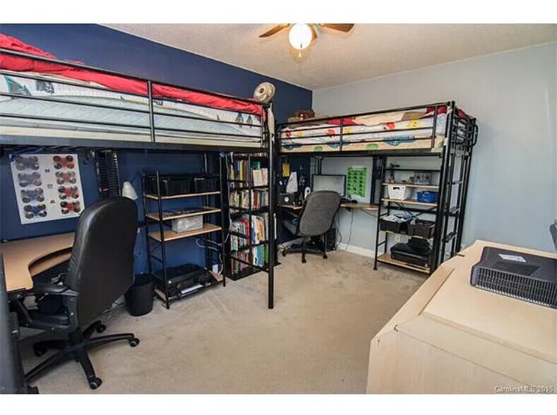 Building Photo - 9714 Castle Terrace Ct