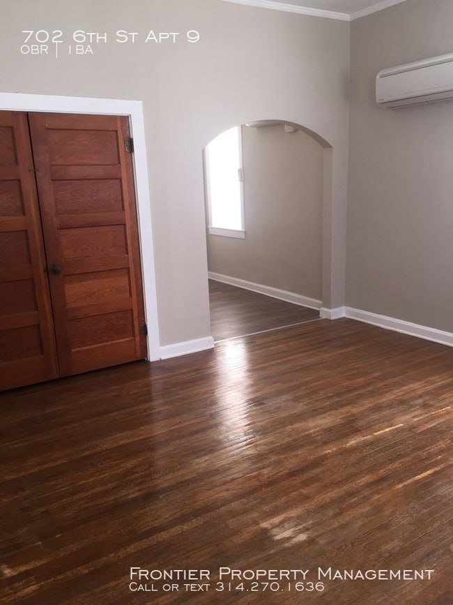 Building Photo - Efficiency Apartment in Boonville