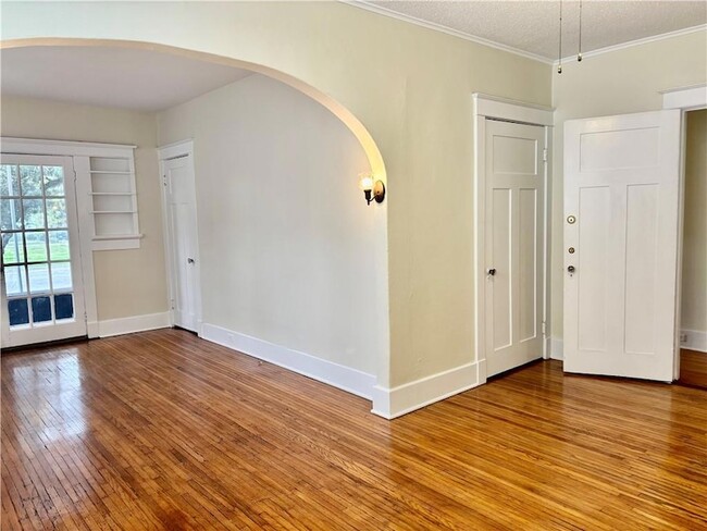 Building Photo - 7726 S Claiborne Ave