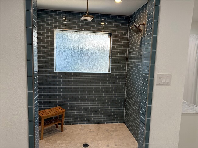 Building Photo - 1504 Summertree Ct