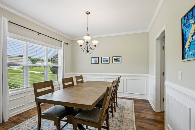 Building Photo - 1121 Birchwood Dr