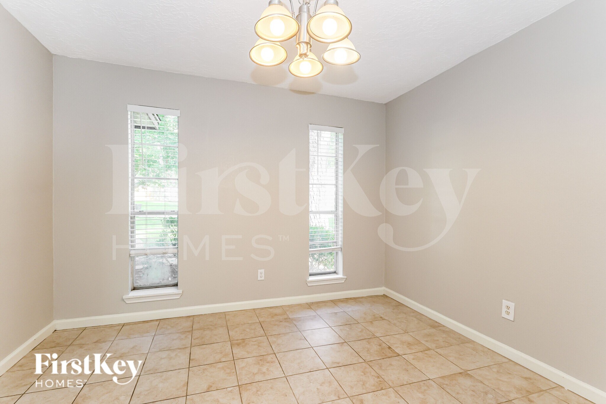 Building Photo - 24106 Creekview Dr