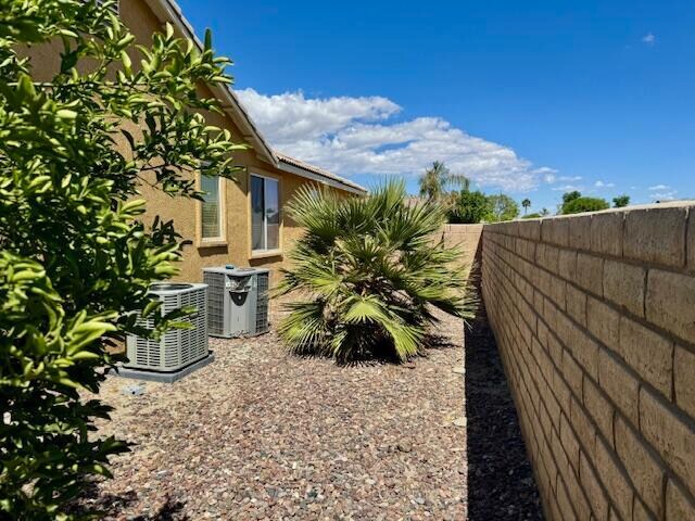 Building Photo - 47497 Lagoon Ct