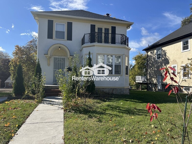 Primary Photo - 3703 Parkside Dr