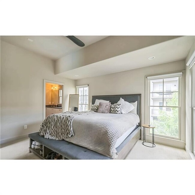 Building Photo - 26 Bass St SE