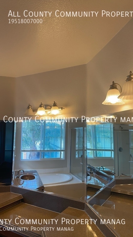 Building Photo - 40298 Hannah Way