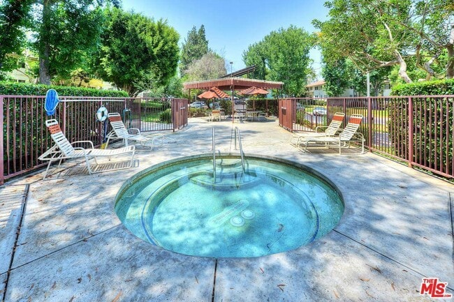 Building Photo - 5874 Bowcroft St