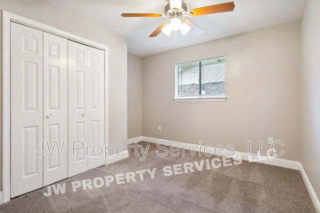 Building Photo - 1476 St Christopher Dr