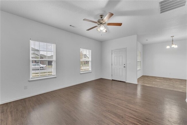 Building Photo - 4404 SW Gallatine Ave