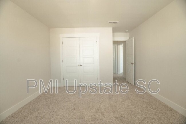 Building Photo - 35 Galley Ln