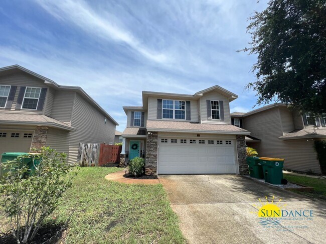Building Photo - Impeccable 3 Bedroom Home in Shalimar!
