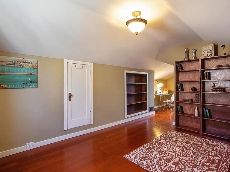 Building Photo - 5875 Picardy Dr