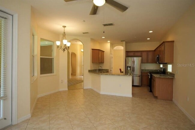 Building Photo - 3/2 single family home -Luxury living in Windermere