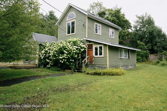 Building Photo - 17 Elks Park Rd
