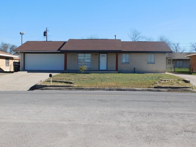 Primary Photo - 3bedroom 2 bath remodeled